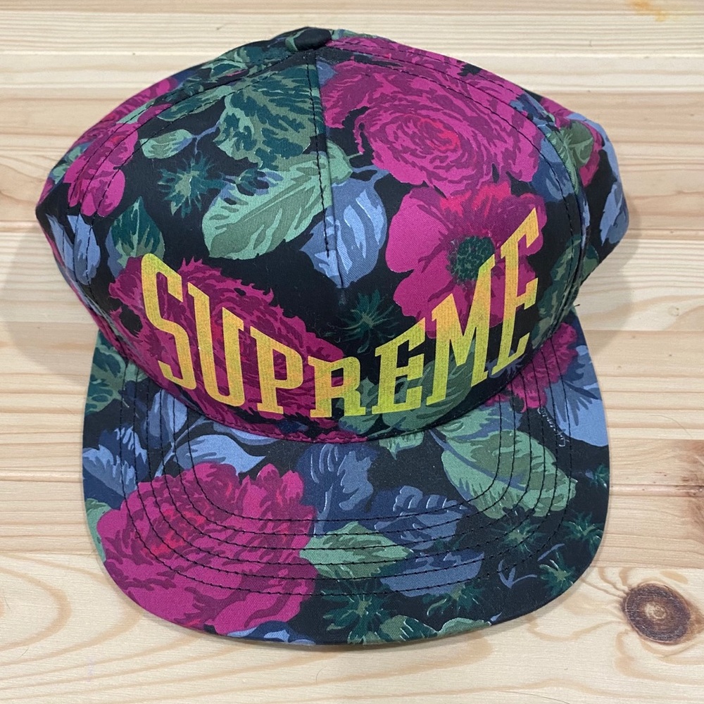 NWOT Supreme Floral 5-Panel Black Hat